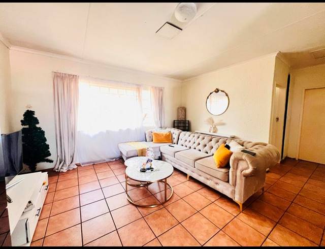 3 BEDROOM APARTMENT FOR SALE IN DIE HOEWES